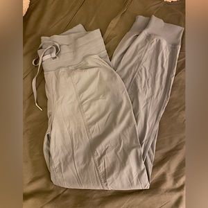 Lululemon Dance Studio Mid-Rise Jogger
Full Length
